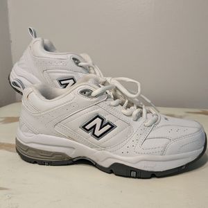 New Balance 608 women’s 8.5 white dad-core walking shoes